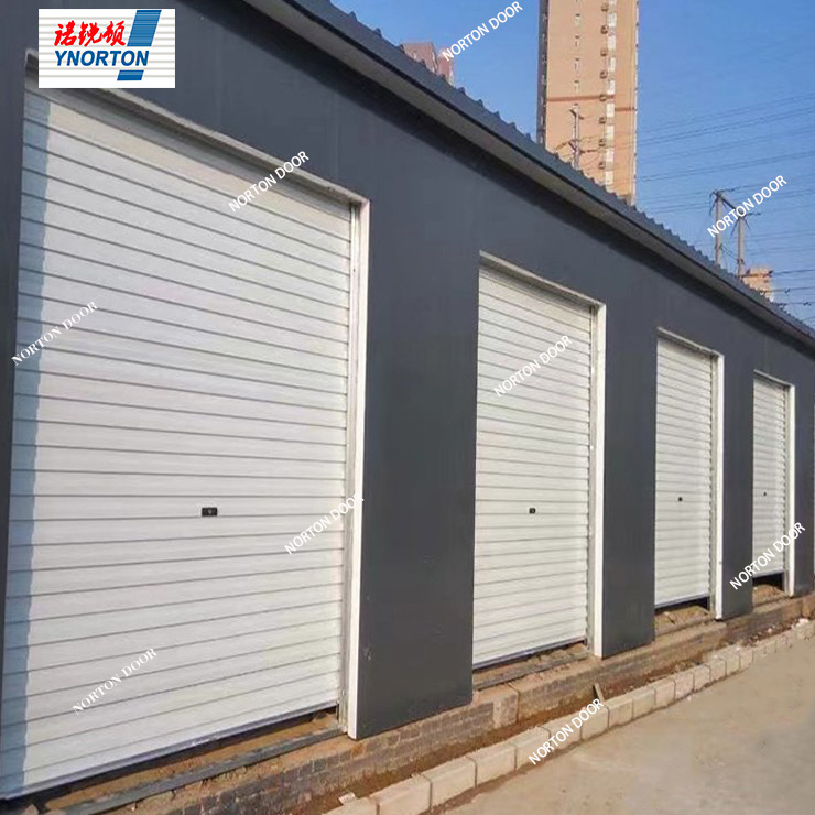 Onde as portas de enrolar com armazenamento automático são adequadas para uso?