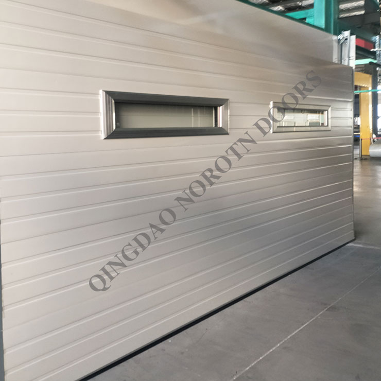 Porta de garagem automática com remoto para casa